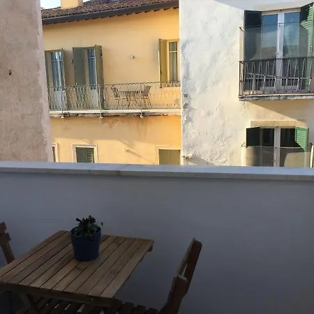 Arela Apartment *